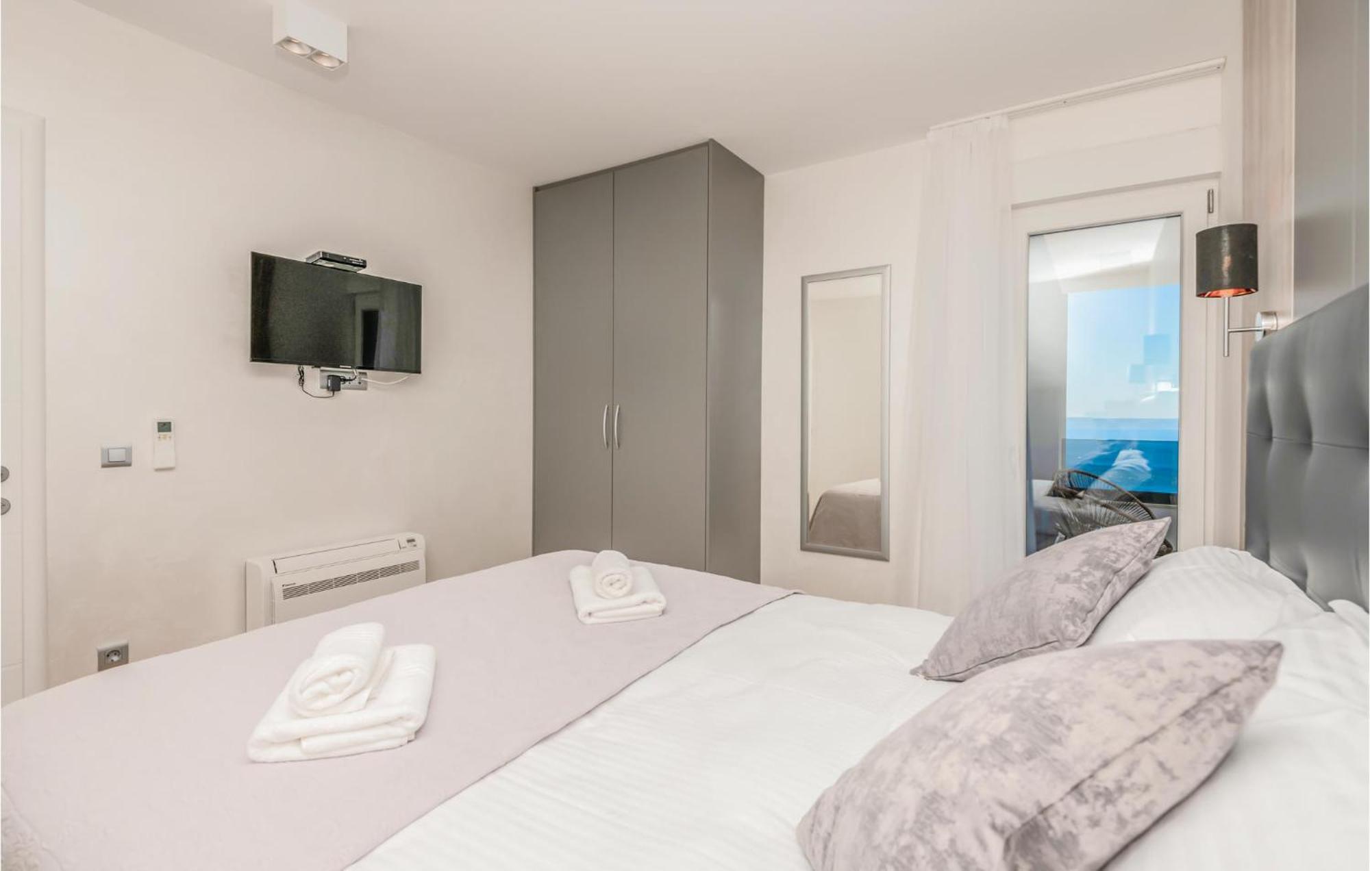 Stunning In With Jacuzzi * Makarska
